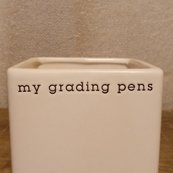 Desktop Organizer Teacher's Grading Pens Holder - Picture 7 of 9
